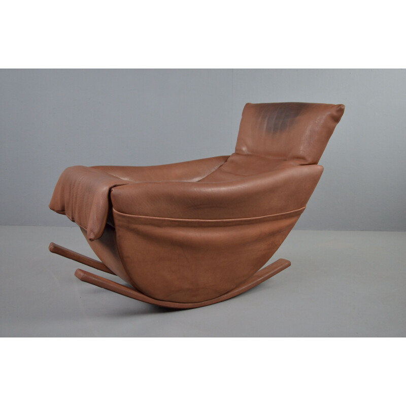 Chaise à bascule vintage en cuir de taureau par De Sede, 1970