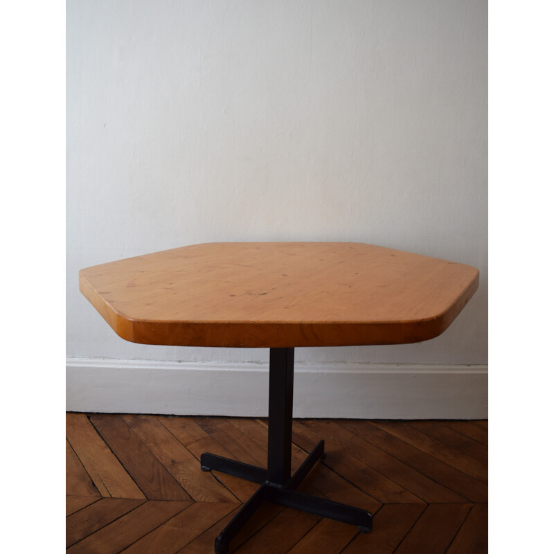 Pentagonal table in pine, Charlotte PERRIAND - 1960s 