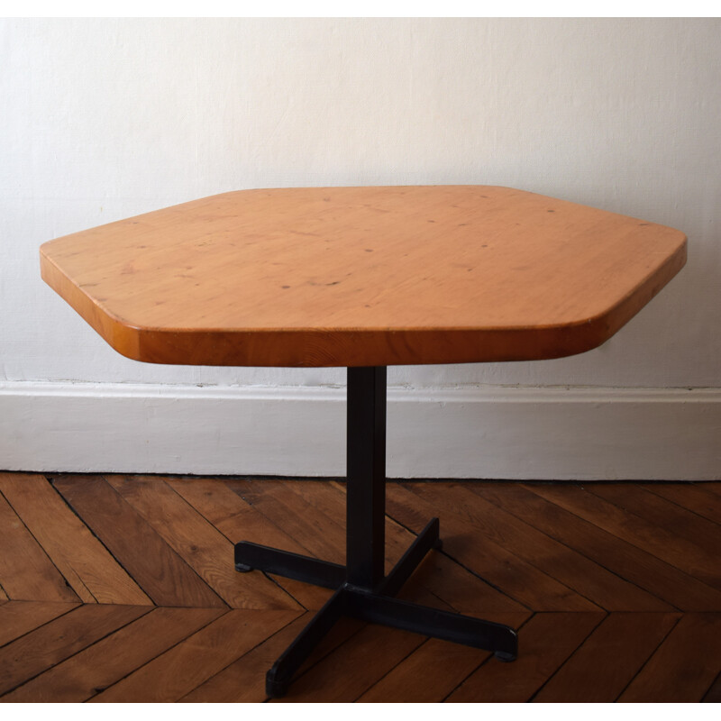 Pentagonal table in pine, Charlotte PERRIAND - 1960s 