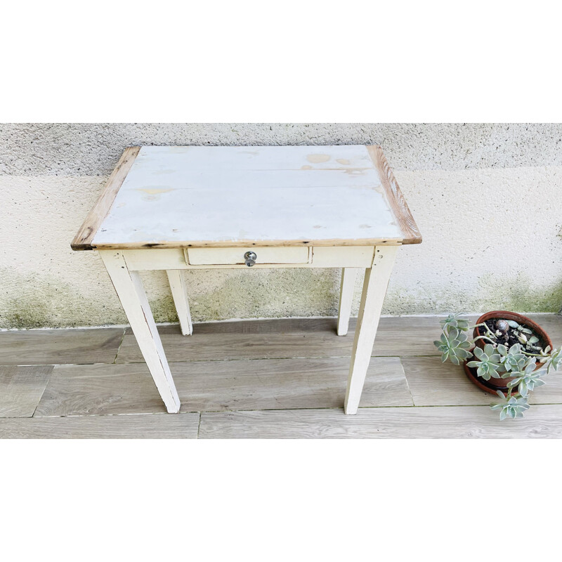 Table vintage blanche patinée