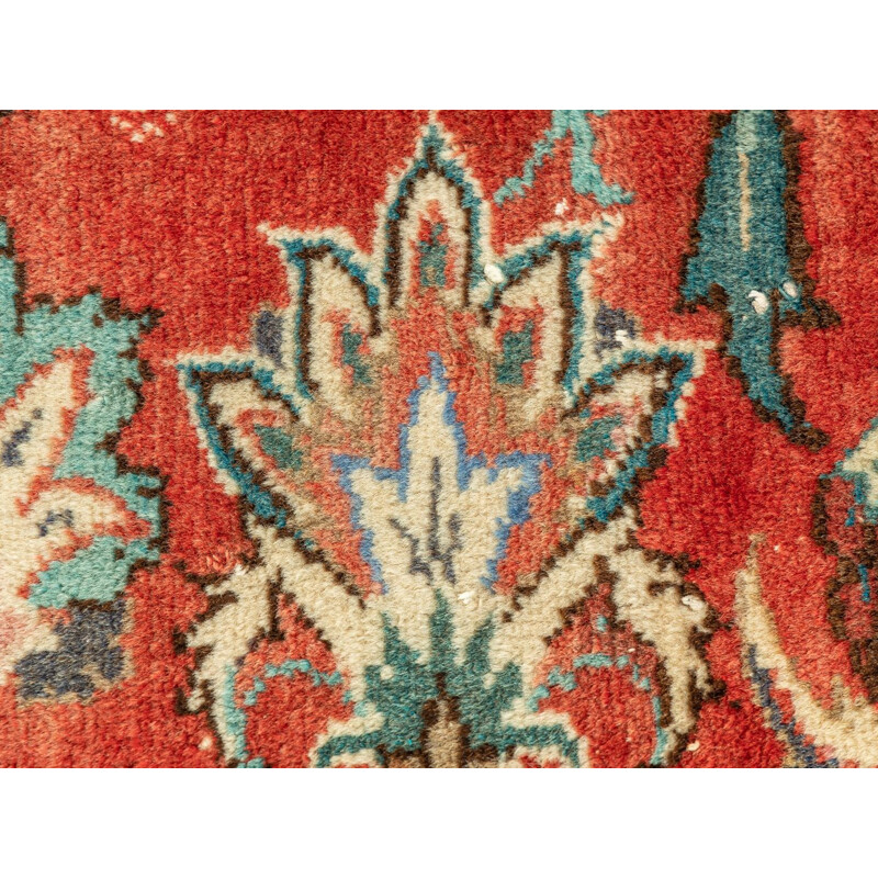 Mid century Bachtiar virgin wool rug, Iran 1960s