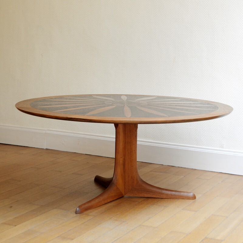 Scandinavian round coffee table - 1960s