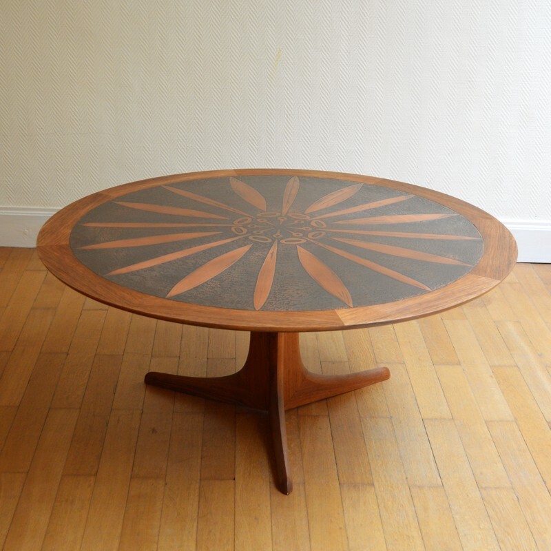 Scandinavian round coffee table - 1960s