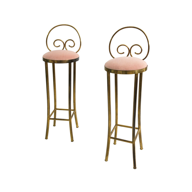 Pair of mid century brass bar stools in pastel pink velvet, Italy 1970s