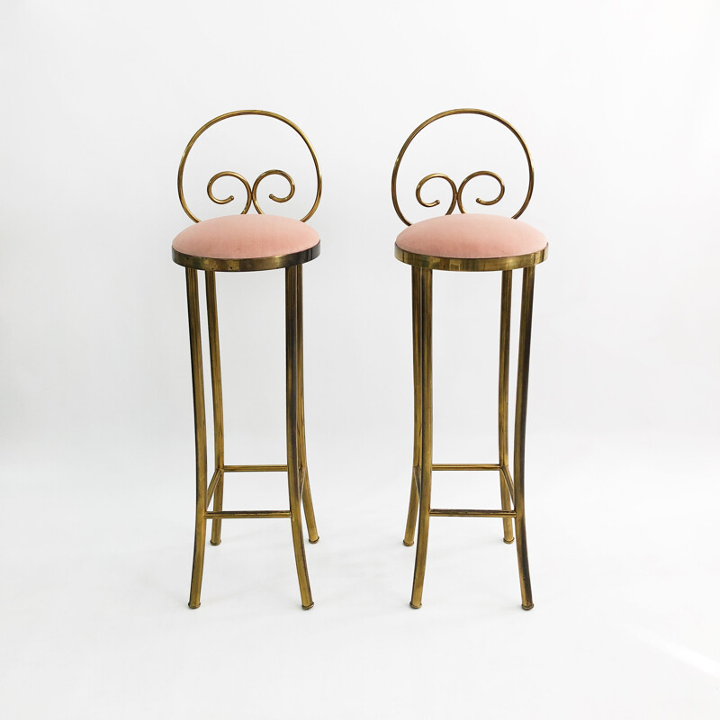 Pair of mid century brass bar stools in pastel pink velvet, Italy 1970s