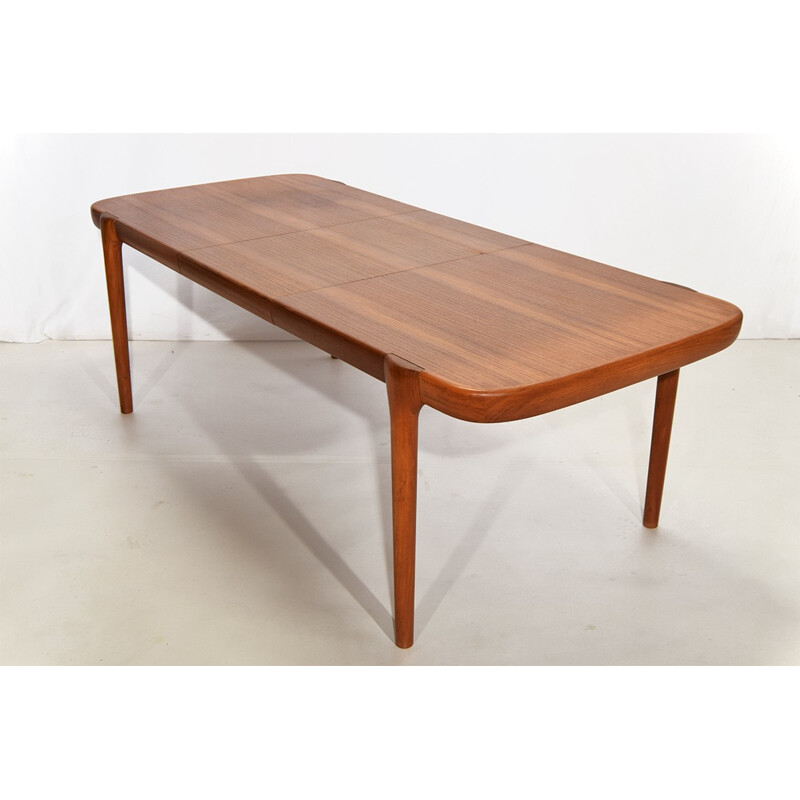 Extendable dining table in teak, Johannes Andersen - 1950s