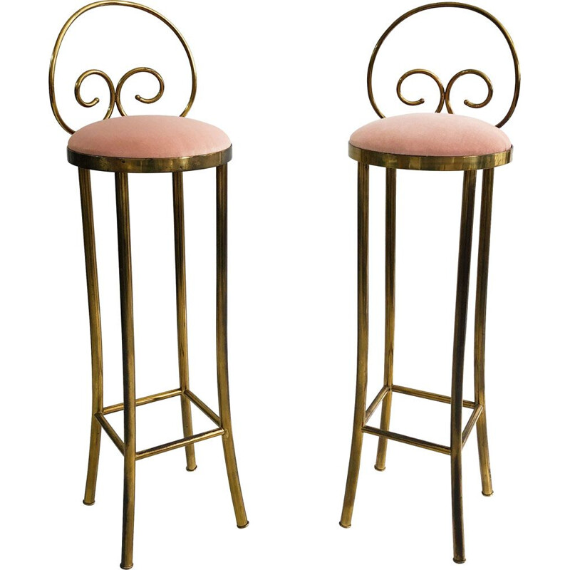 Pair of mid century brass bar stools in pastel pink velvet, Italy 1970s