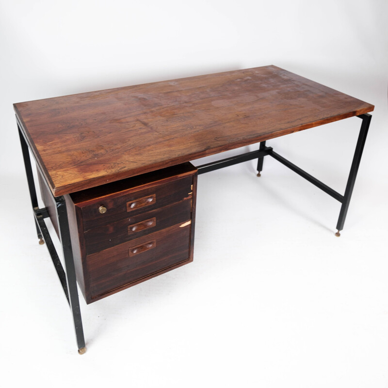 Vintage palissander bureau met metalen poten, Denemarken 1960