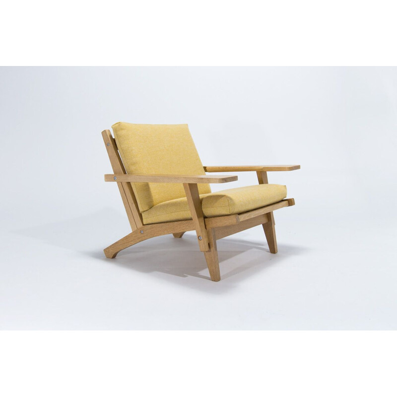 Vintage armchair GE375 in oakwood & wool by Hans Wegner for Getema, 1960s