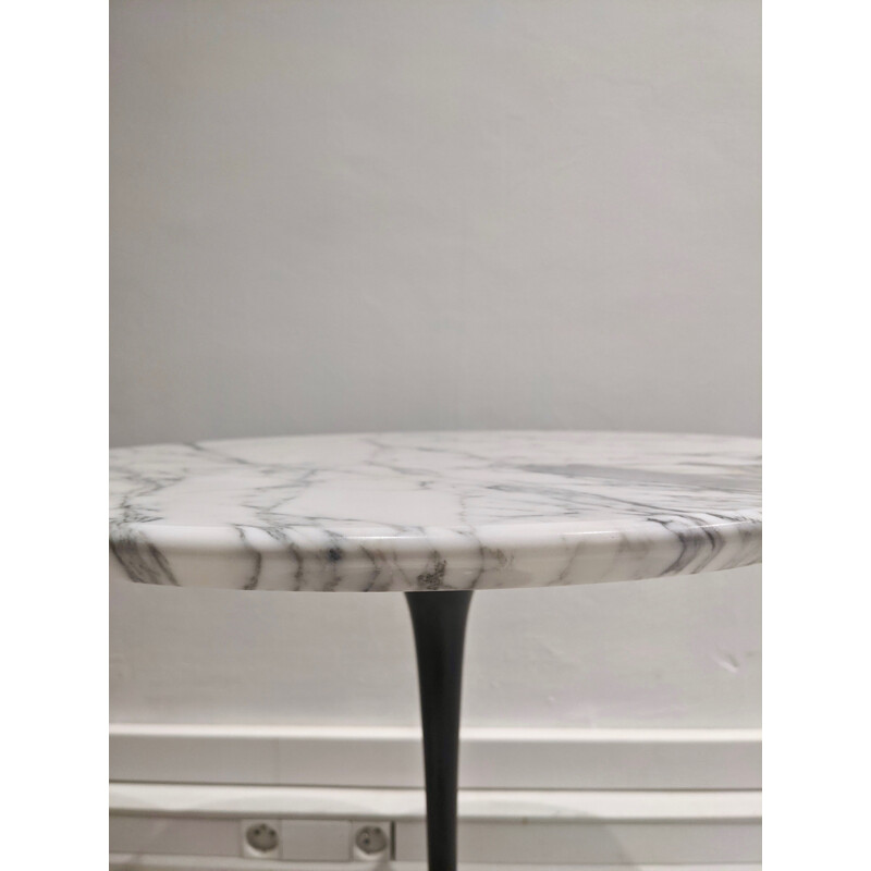 Vintage pedestal table with white marble top and black base by Eero Saarinen for Knoll