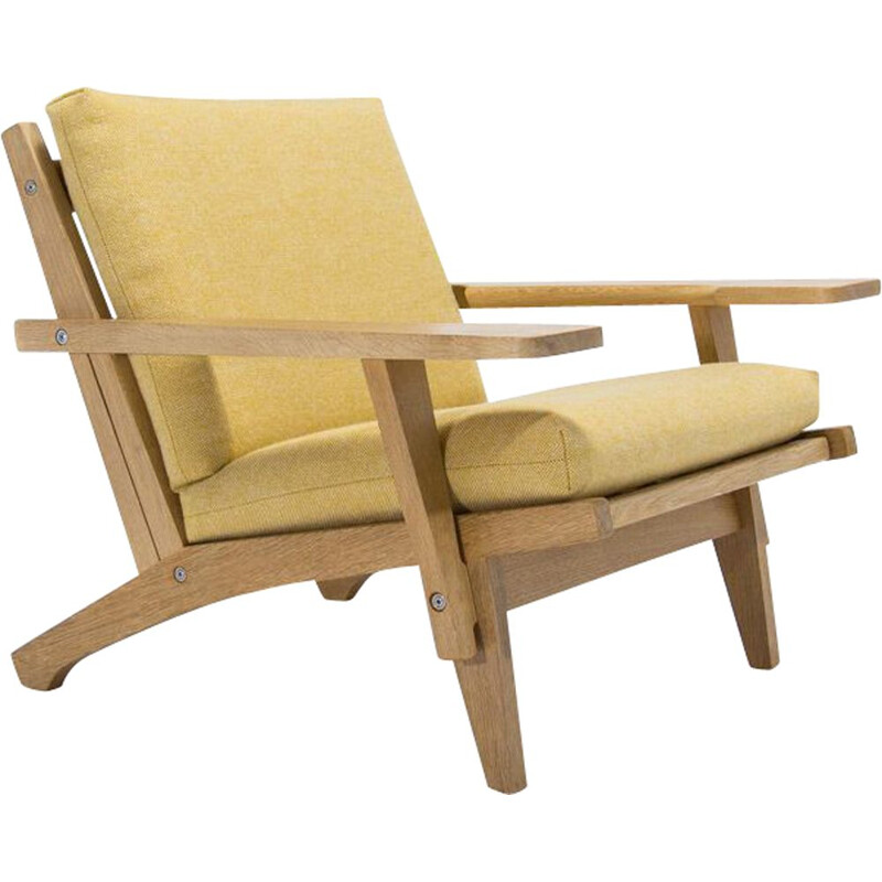 Vintage armchair GE375 in oakwood & wool by Hans Wegner for Getema, 1960s