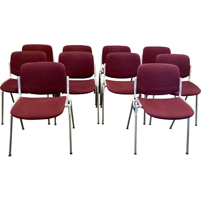 Ensemble de 10 chaises empilables vintage par Giancarlo Piretti pour Castelli