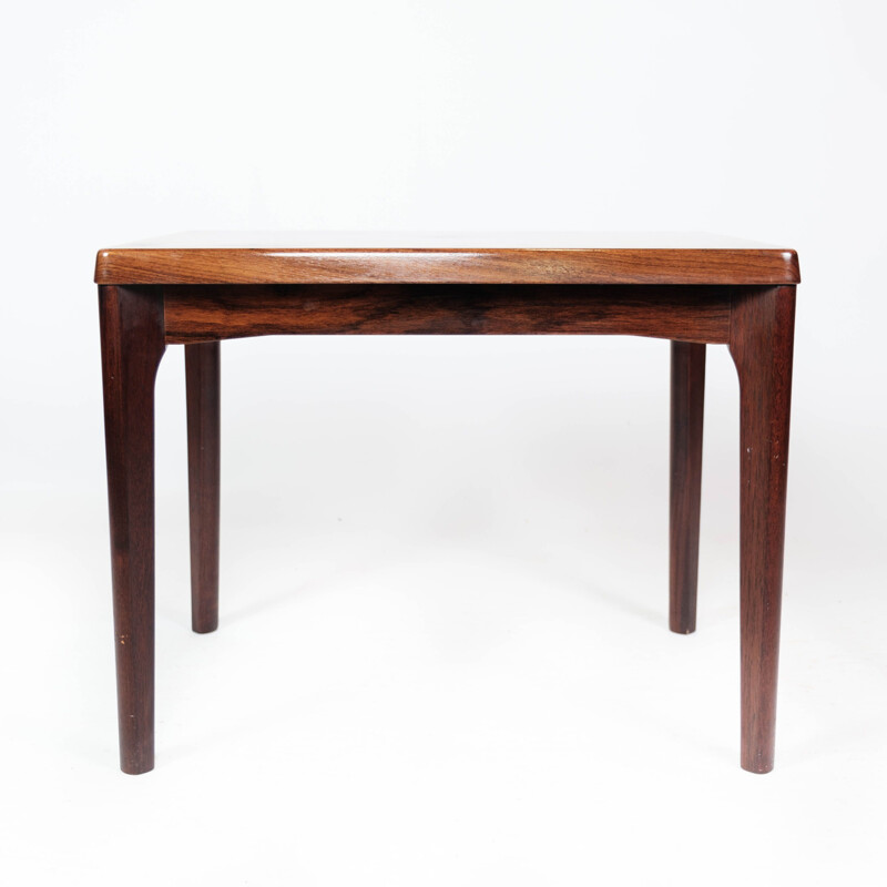 Mesa lateral Vintage rosewood por Henning Kjærnulf para mobiliário Vejle Furniture, 1960