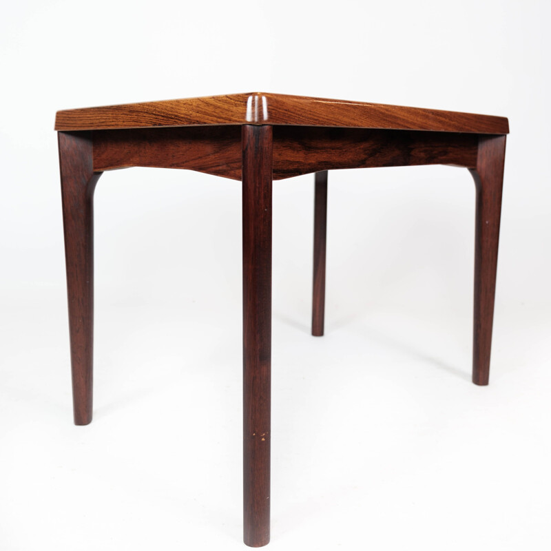 Mesa lateral Vintage rosewood por Henning Kjærnulf para mobiliário Vejle Furniture, 1960