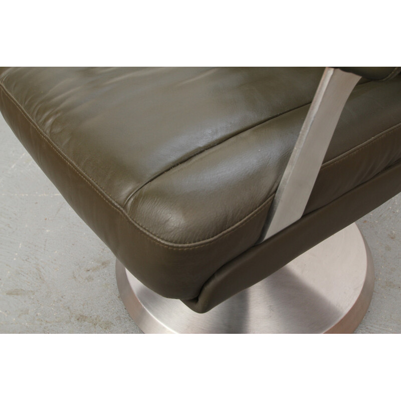 Fauteuil pivotant en cuir vert - 1970