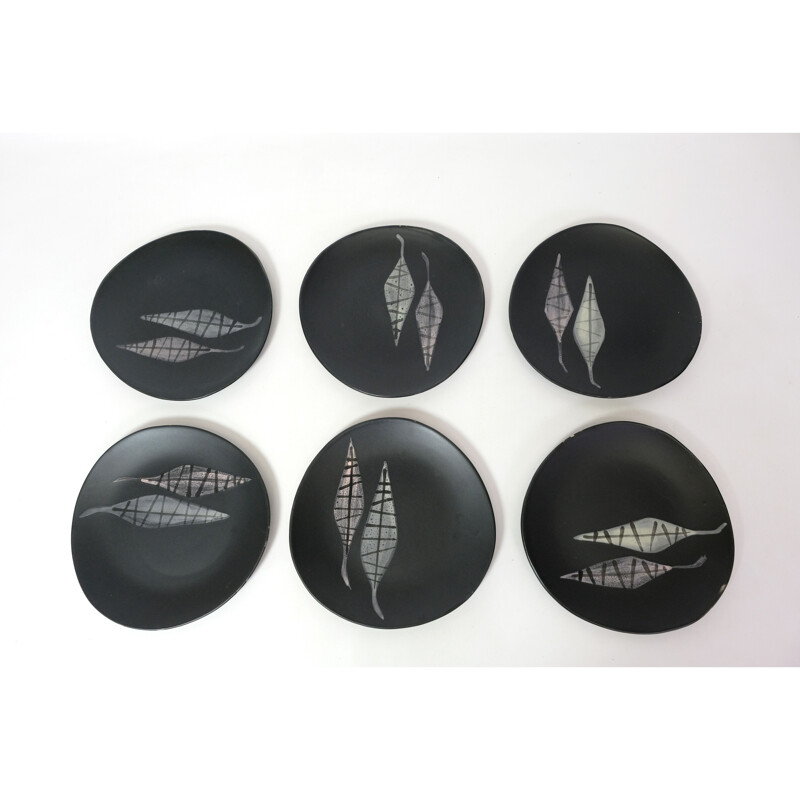 Ensemble de 6 assiettes vintage en céramique noires décorées