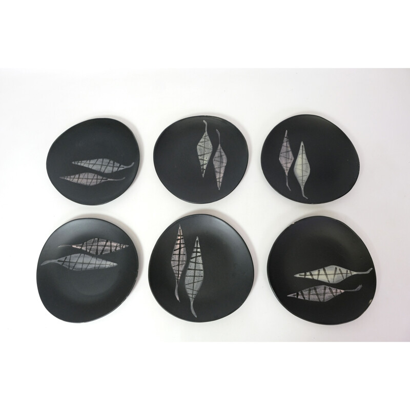 Set of 6 vintage black ceramic plates