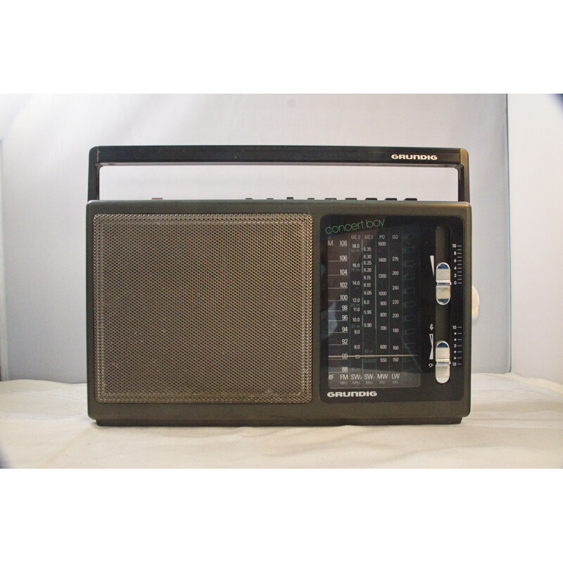 Vintage Grundig suitcase radio portable, 1980s