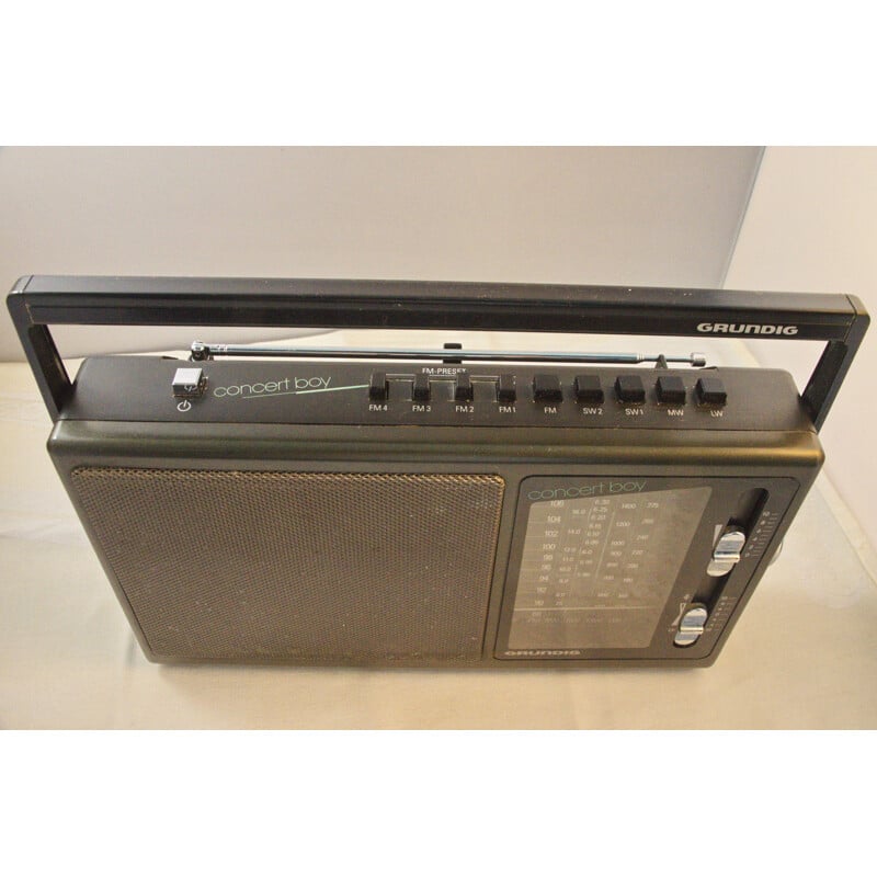 Valise vintage Grundig radio portable, 1980