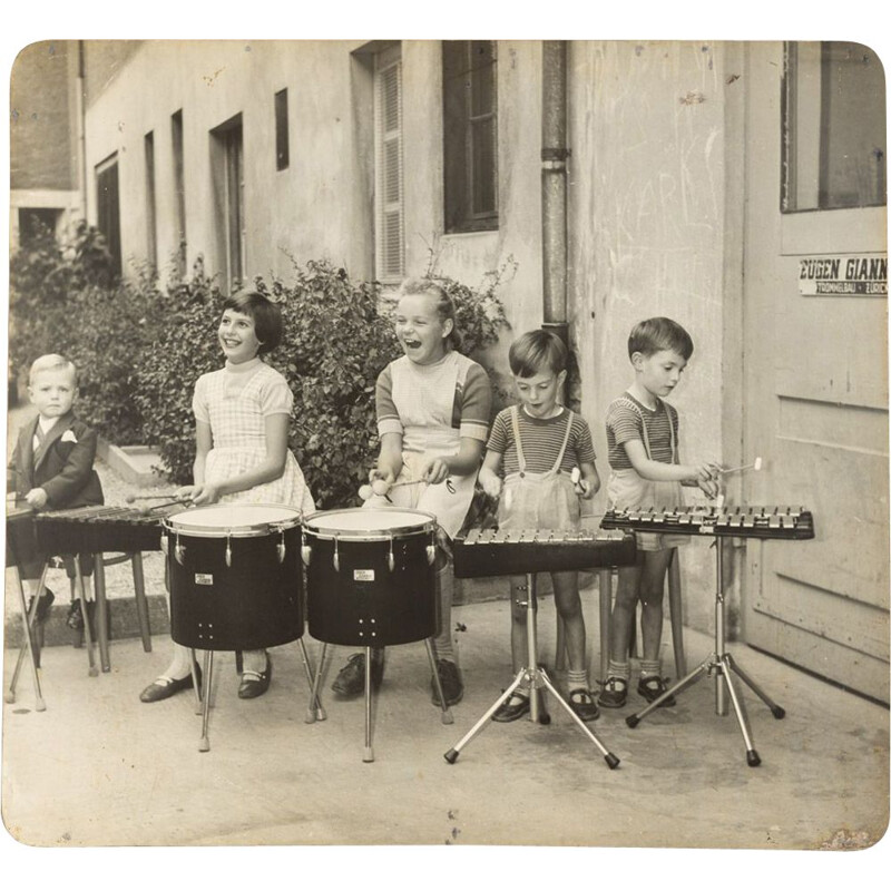 Vintage Schwarz-Weiß-Bild von Giannini Swiss Drums, USA 1940