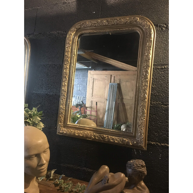 Miroir vintage en bois et stuc doré