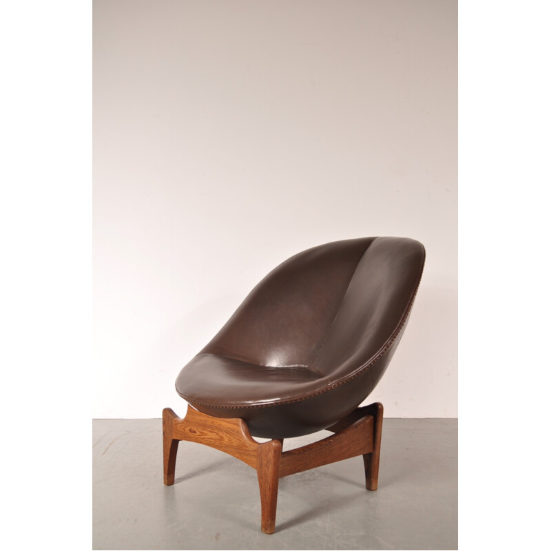 Fauteuil lounge en bois wengé et cuir marron, Emiel VERANNEMAN - 1958