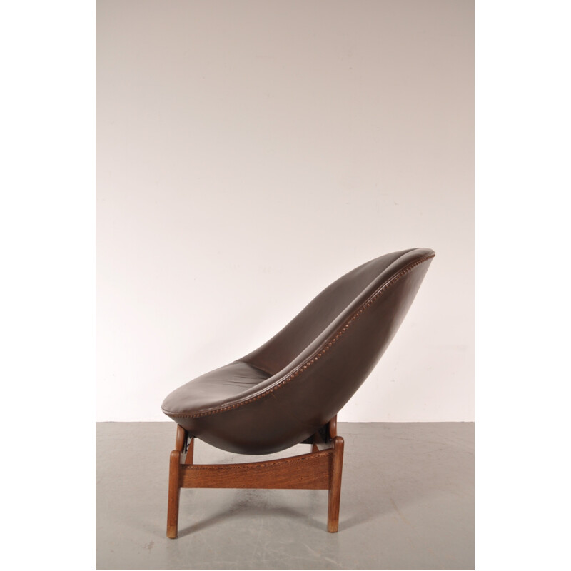 Fauteuil lounge en bois wengé et cuir marron, Emiel VERANNEMAN - 1958