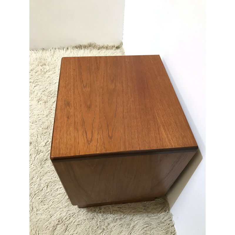 Mid Century bedside table in teak, Victor WILKINS - 1960s