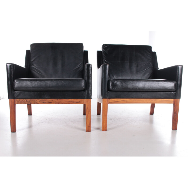 Paire de fauteuils vintage en cuir et palissandre par Kai Lyngfeldt Larsen pour Soren Willadsen, Danemark 1960