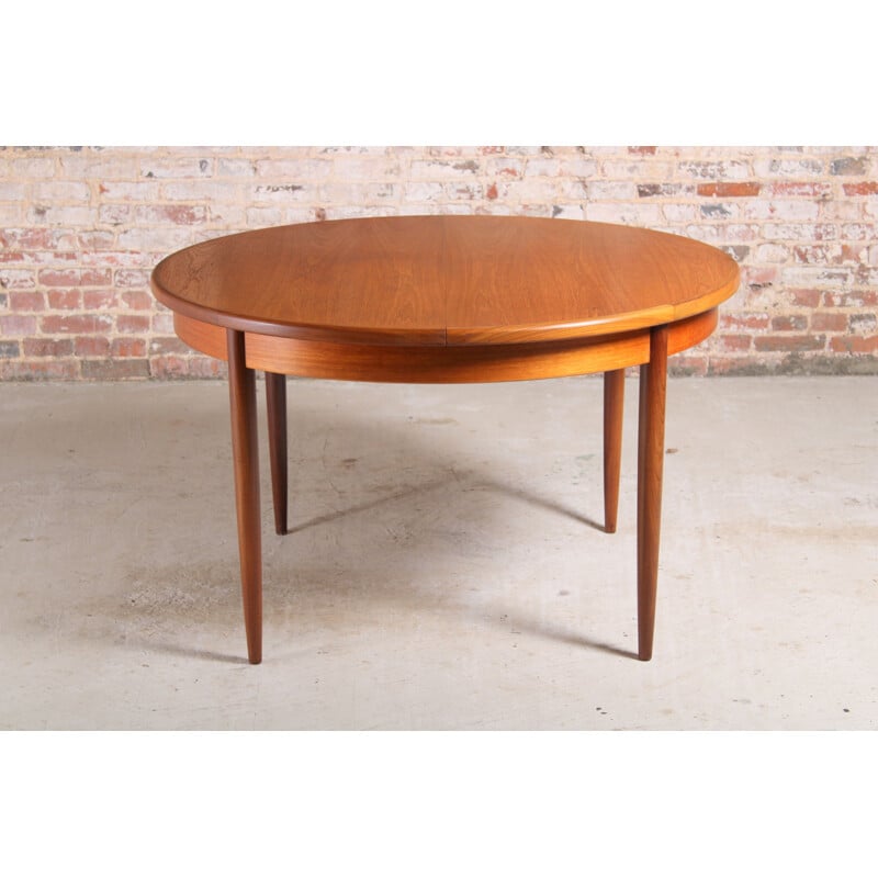 Mid century G-plan Fresceo extending teak dining table, 1960s