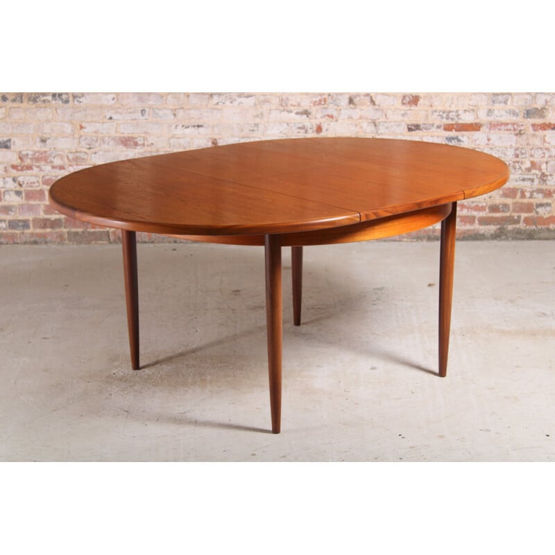 Mid century G-plan Fresceo extending teak dining table, 1960s