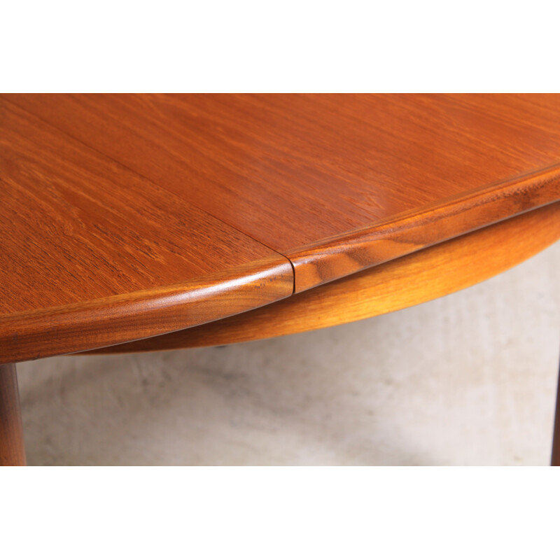 Mid century G-plan Fresceo extending teak dining table, 1960s