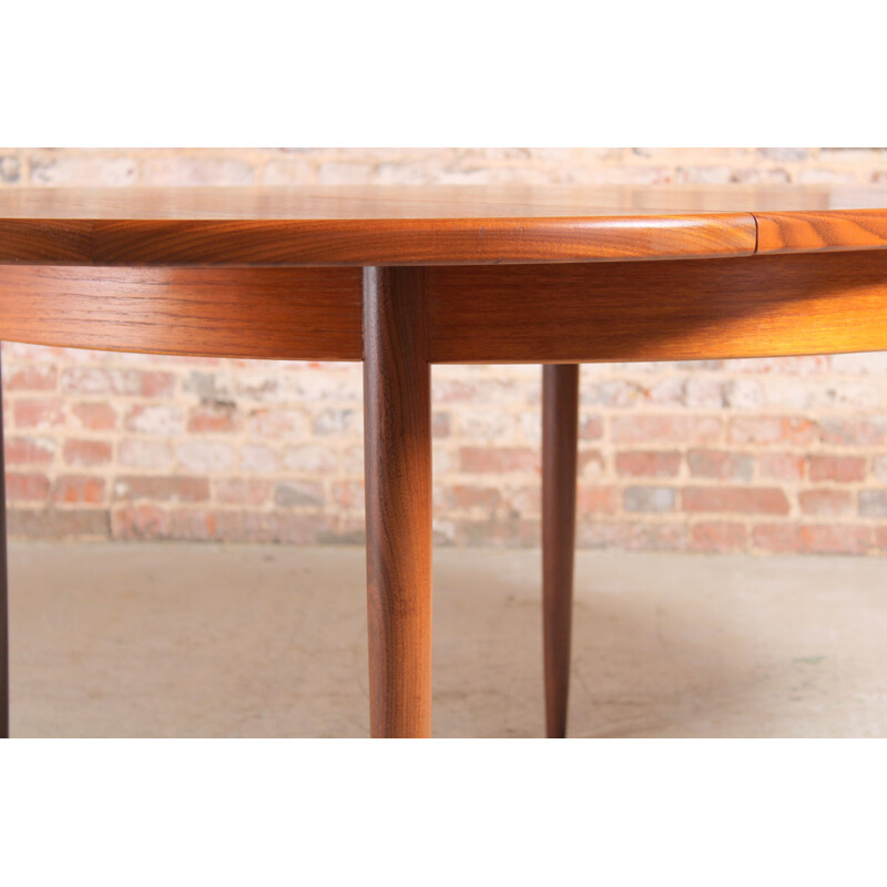 Mid century G-plan Fresceo extending teak dining table, 1960s