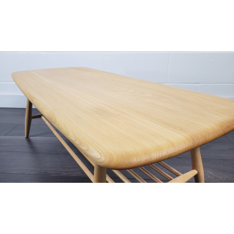 Table basse vintage anglaise en bois d'orme par Ercol, 1980