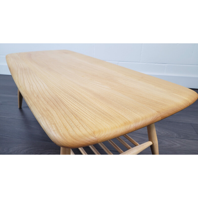 Table basse vintage anglaise en bois d'orme par Ercol, 1980