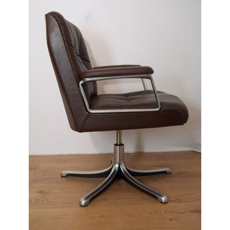 Tecno swiveling office chair in leather, Osvaldo BORSANI - 1960s