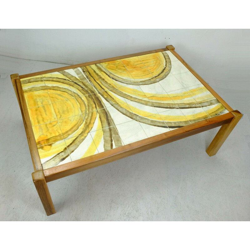 Table basse vintage avec dessus en carreaux de céramique et base en bois de cerisier, 1960