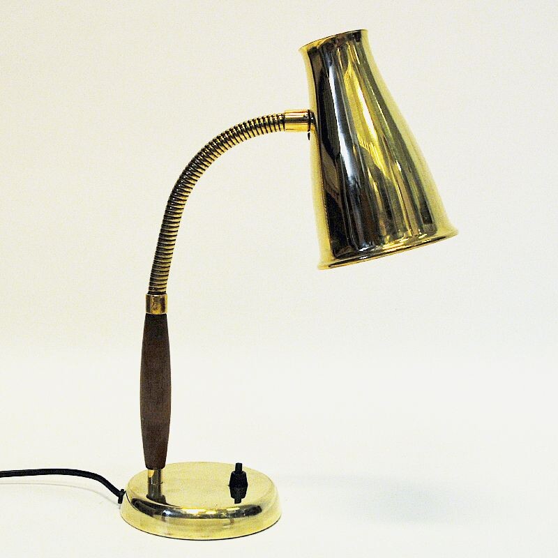 Lampe de table vintage en laiton et teck par Einar Bäckström, Suède 1950