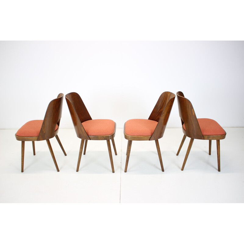 Set van 4 vintage houten stoelen van Oswald Haerdtl, Tsjechoslowakije 1960