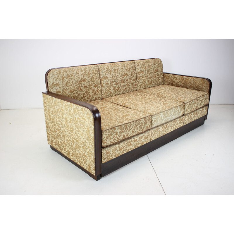 Vintage Art deco three-seater sofa by Jindřich Halabala, Czechoslovakia 1930s