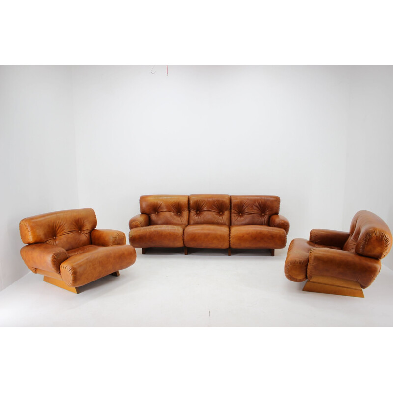 Italian vintage living room set in wood and cognac leather, 1970s