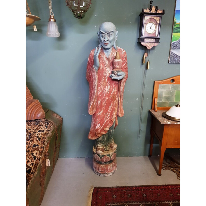 Vintage monge budista chinês em madeira