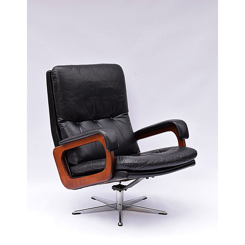 Fauteuil vintage King en cuir par A. Vandenbeuck pour Strassle, Suisse 1970