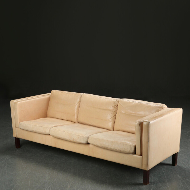 Long Danish cream leather sofa - 1970s