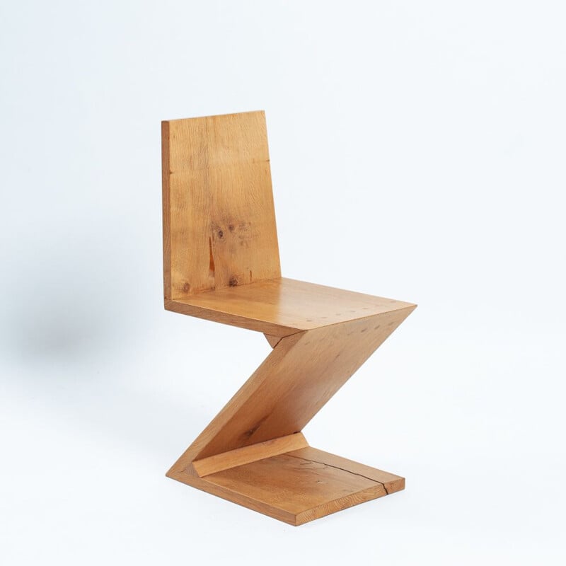 Vintage Zig zag chair in oakwood by Gerrit Rietveld, 1970s