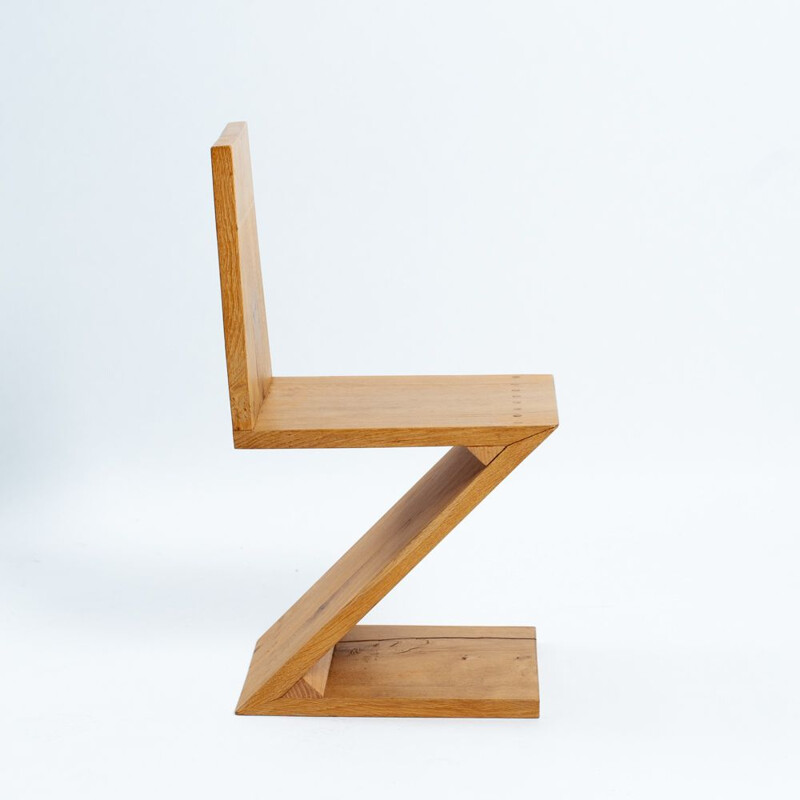 Vintage Zig zag chair in oakwood by Gerrit Rietveld, 1970s