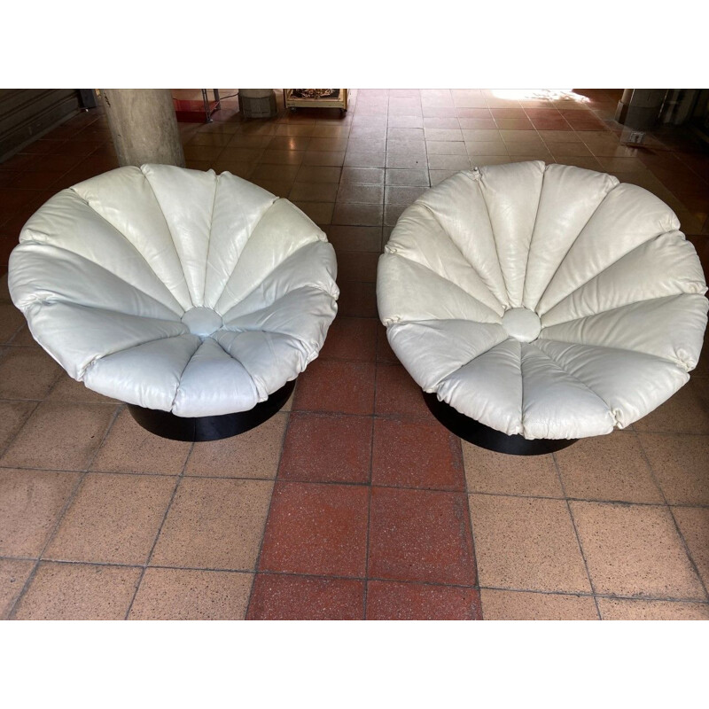 Pair of vintage Sunflower leather armchairs by Luciano Frigerio