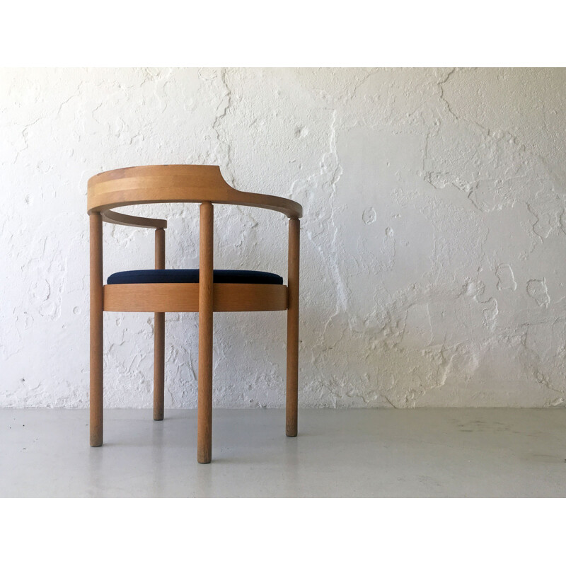 Danish vintage oakwood armchair by Jensen and Valeur for Munch, Denmark 1970s