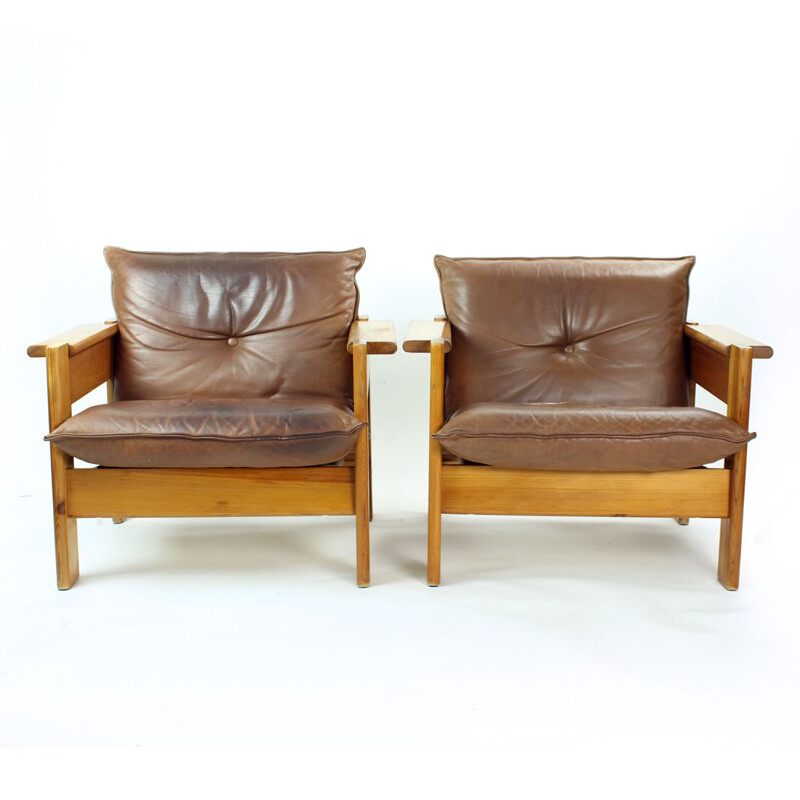 Paire de fauteuils vintage en cuir et bois, Tchécoslovaquie 1970