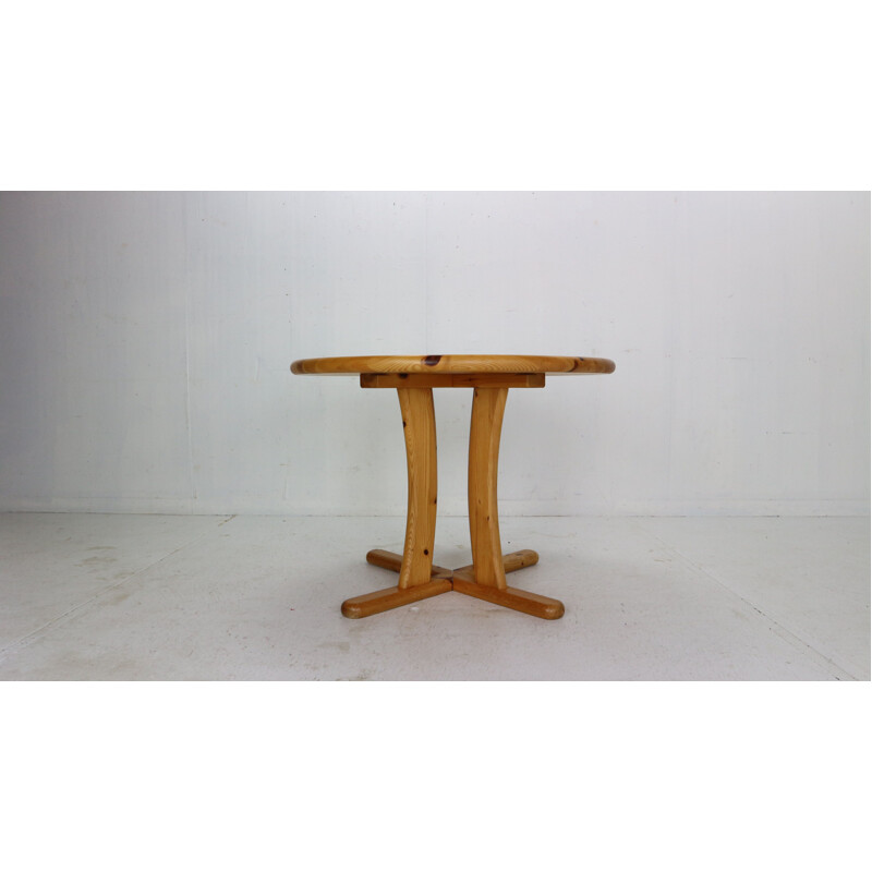 Vintage round solid pinewood dinning table, Denmark 1970s